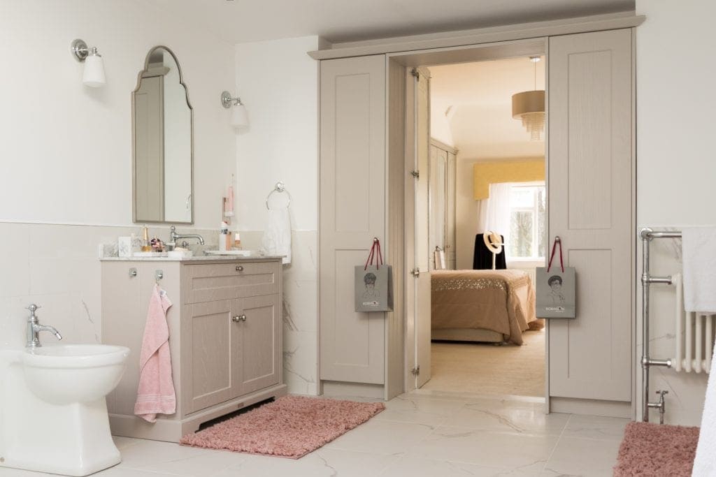 Fully Fitted Bathroom by Broadoak Kitchens